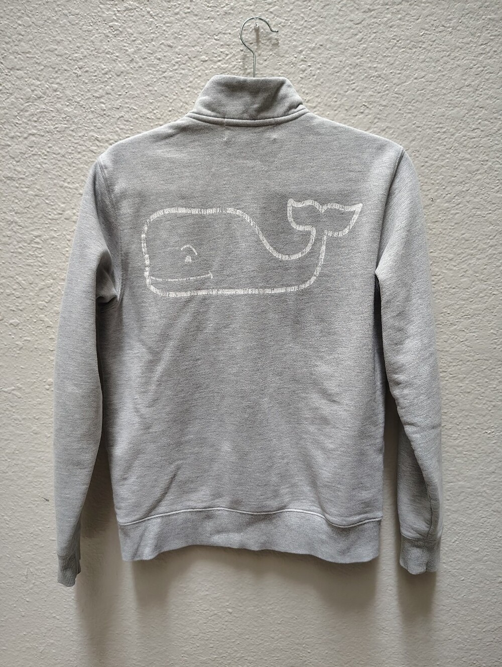 Vineyard Vines Gray Crewneck with White Whale Graphic
